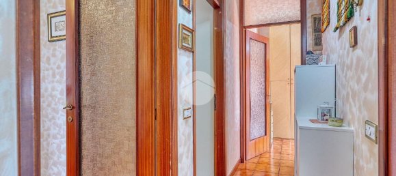 4-salle Appartement à Busto Arsizio, Italy No. 218209 9