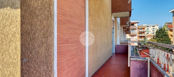 4-salle Appartement à Busto Arsizio, Italy No. 218209 10