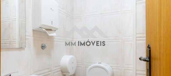 9 bedrooms Building in Porto, Portugal No. 145277 16