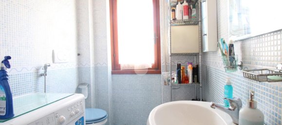 Квартира с 3 спальнями в Помеция, Италия № 359949 27