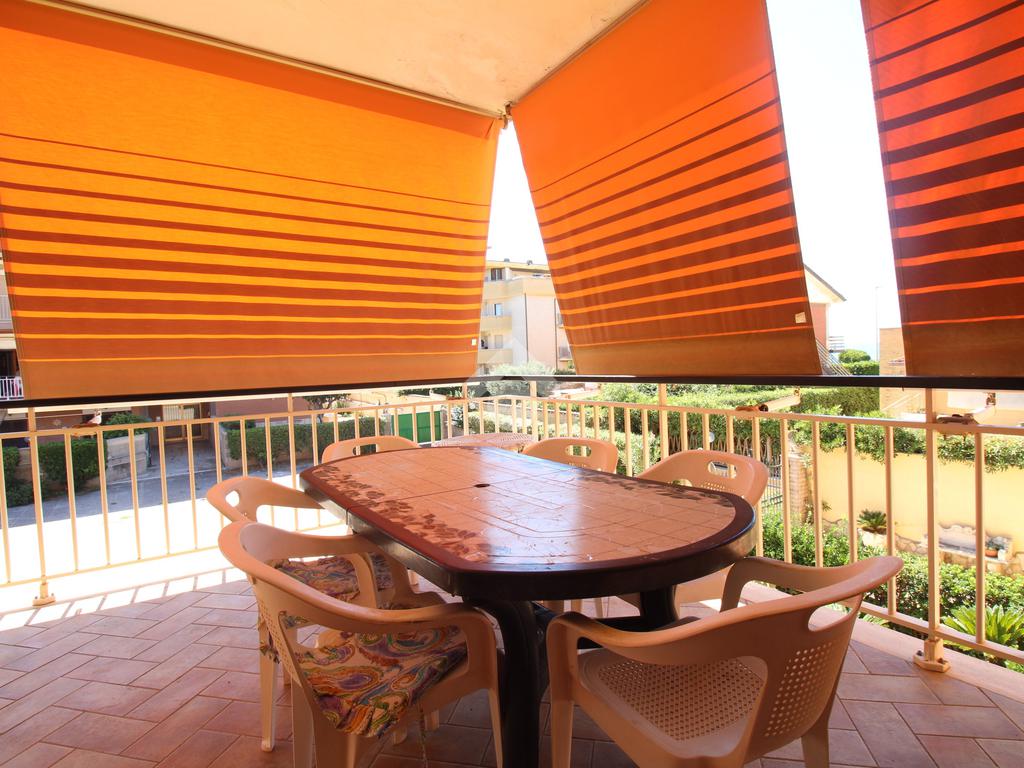 Квартира с 3 спальнями в Помеция, Италия № 359949