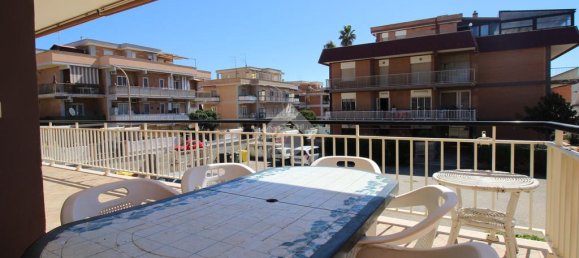 Квартира с 3 спальнями в Помеция, Италия № 359949 34