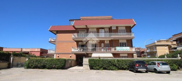 Квартира с 3 спальнями в Помеция, Италия № 359949 40