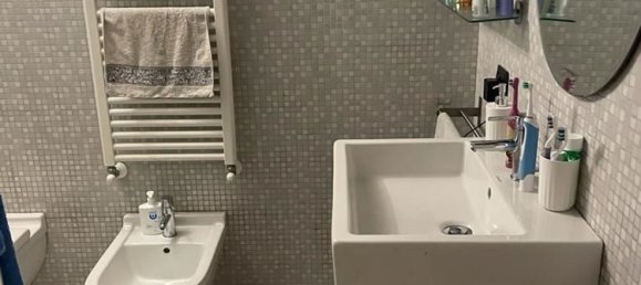 4 rooms House in Carrara, Italy No. 48136 3