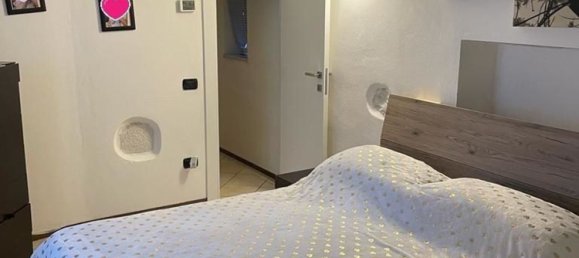 4 rooms House in Carrara, Italy No. 48136 6