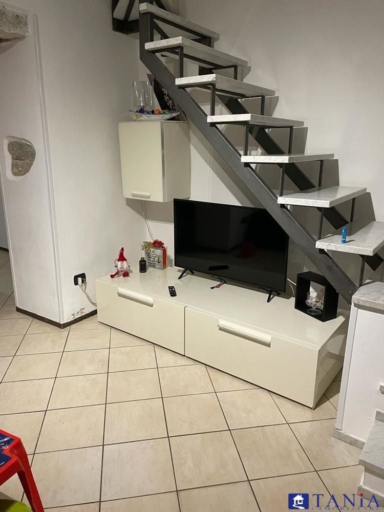 4 rooms House in Carrara, Italy No. 48136