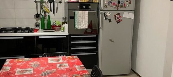 4 rooms House in Carrara, Italy No. 48136 2