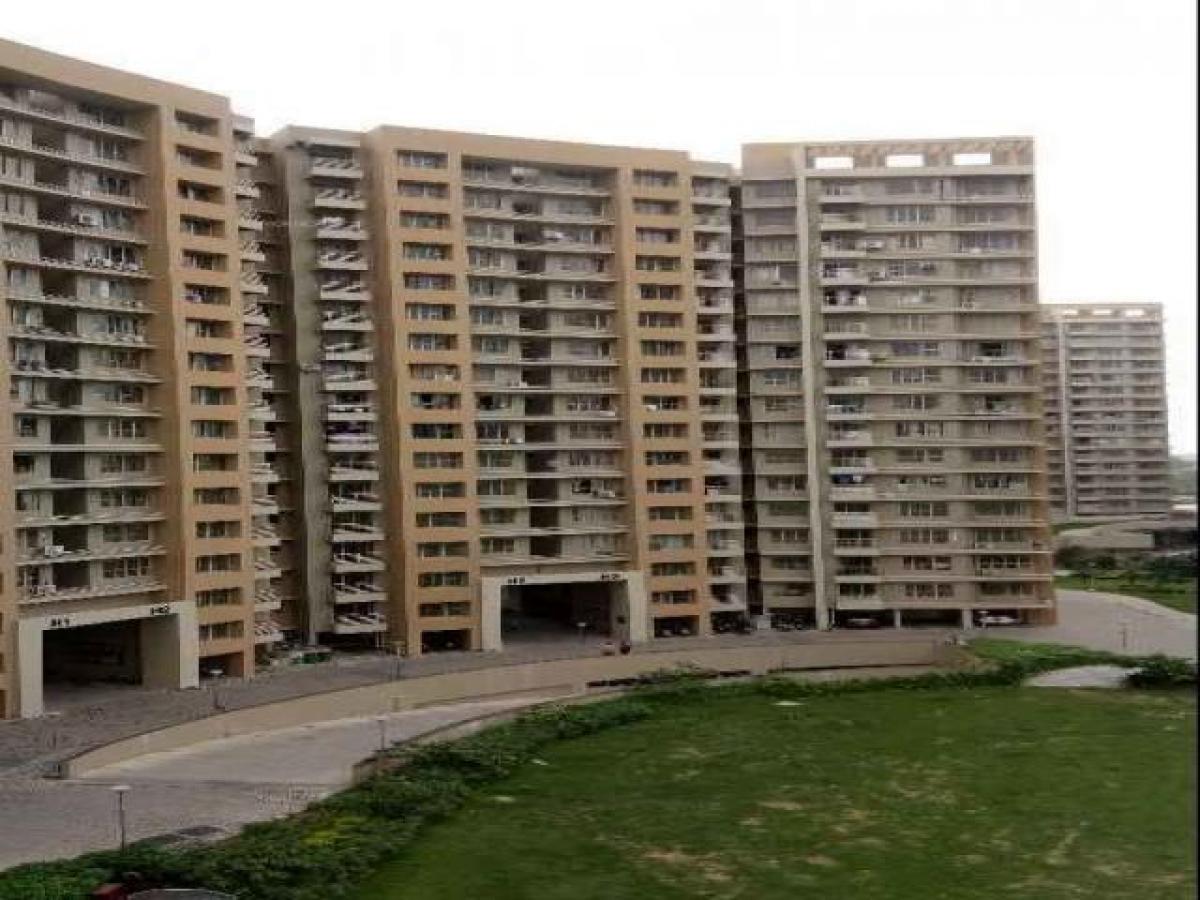 3 bedrooms House in Amdavad, India No. 7998