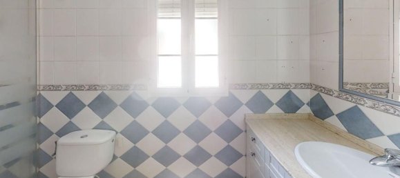 Apartamento de 4 dormitorios en Antequera, Spain No. 173107 4