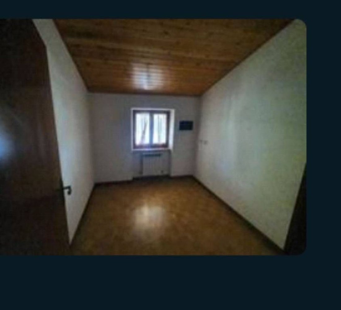 3 rooms Apartment in Frontone, Italy No. 11064