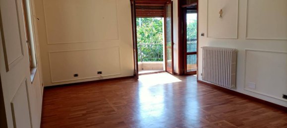 4 rooms Apartment in Taranto, Italy No. 115004 11