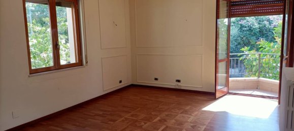 4 rooms Apartment in Taranto, Italy No. 115004 13