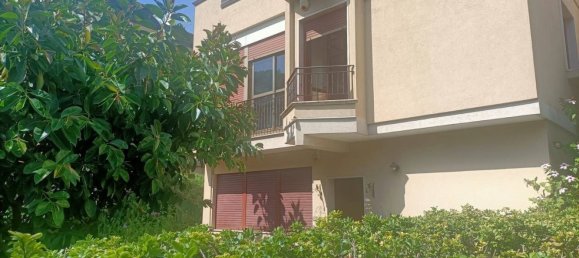 4 rooms Apartment in Taranto, Italy No. 115004 3