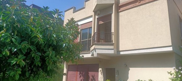 4 rooms Apartment in Taranto, Italy No. 115004 4