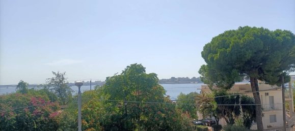 4 rooms Apartment in Taranto, Italy No. 115004 32