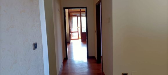 4 rooms Apartment in Taranto, Italy No. 115004 25
