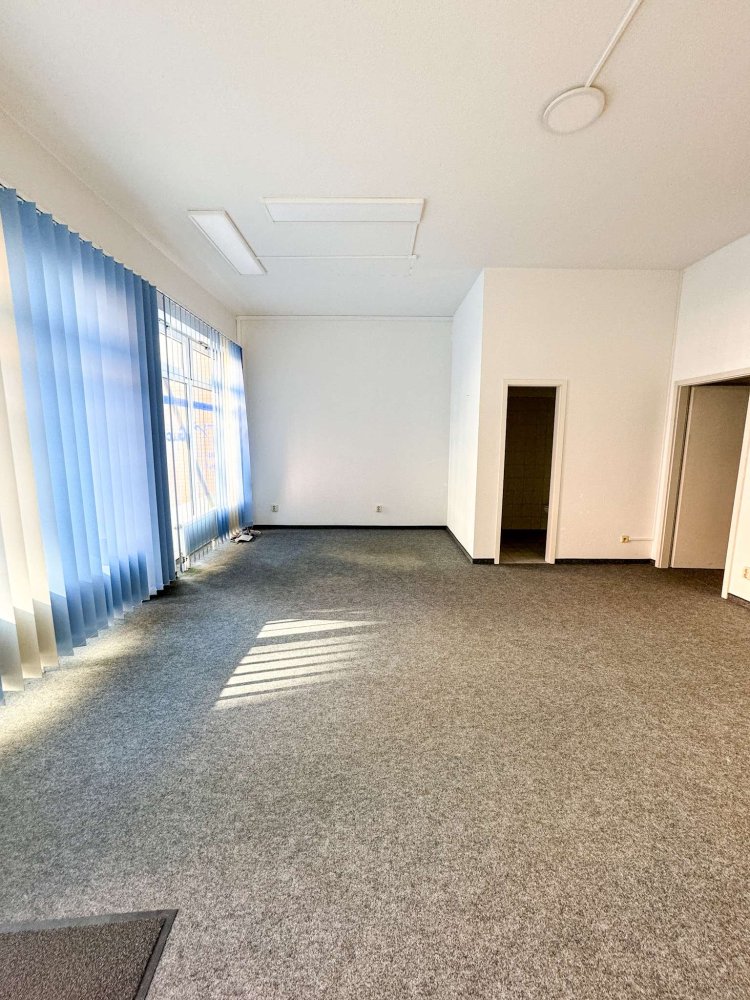 Коммерческая недвижимость 84м² в Хемниц, Германия № 55298