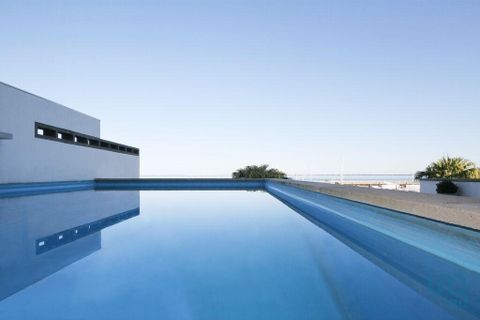 3 bedrooms Apartment in Lisbon, Portugal No. 149310