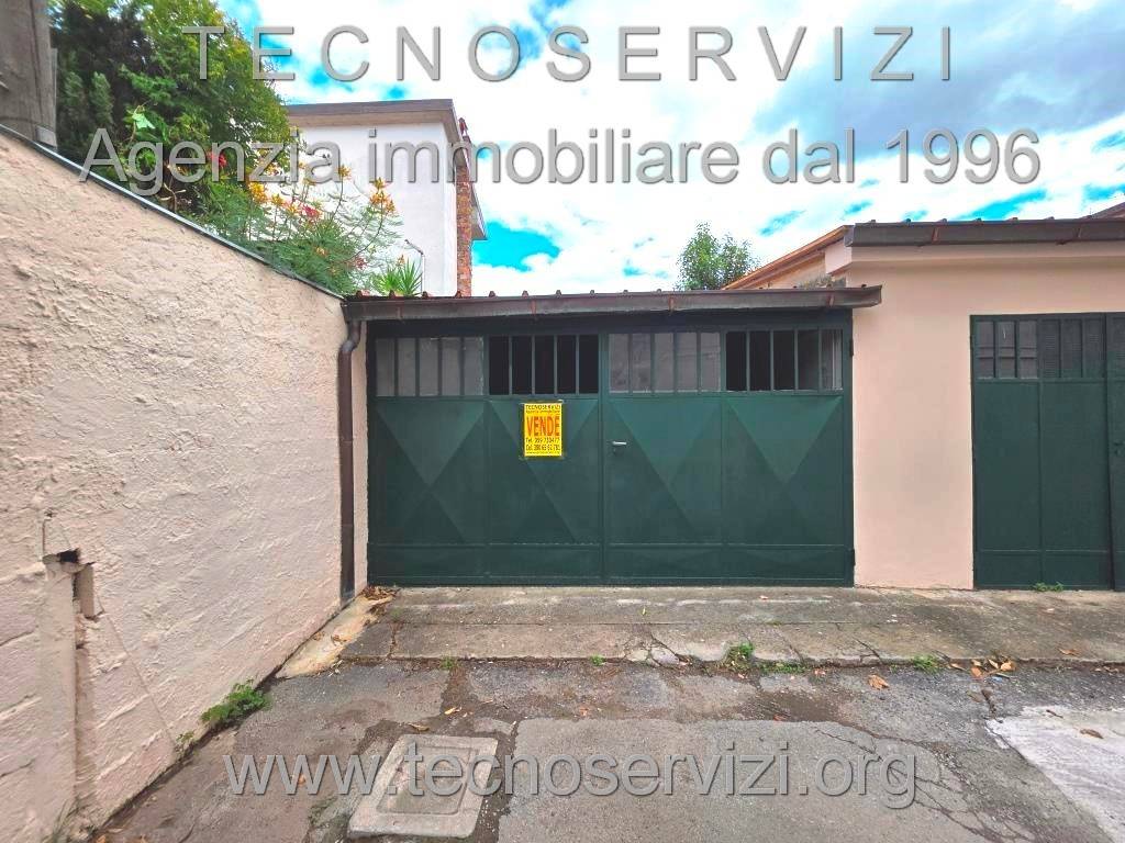 Garaje en Montecatini Terme, Italy 20 m² No. 351291