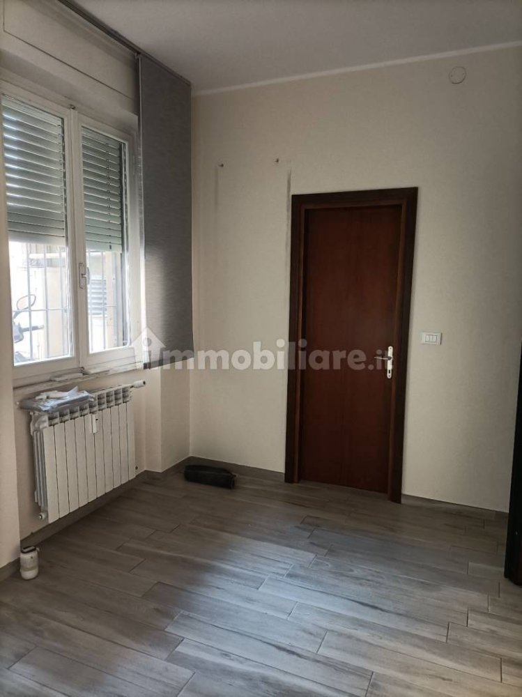 Офис с 2 комнатами в Ливорно, Италия № 309280