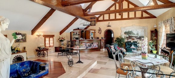 Casa de 10 habitaciónes en Varennes-Changy, France No. 56192 9