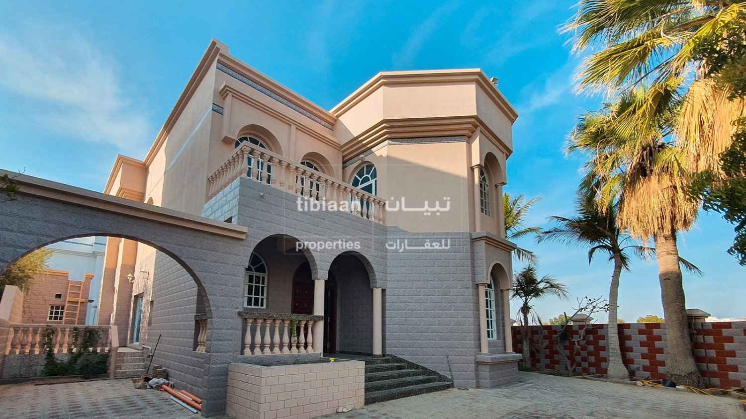 4 bedrooms Villa in Muscat, Oman No. 576
