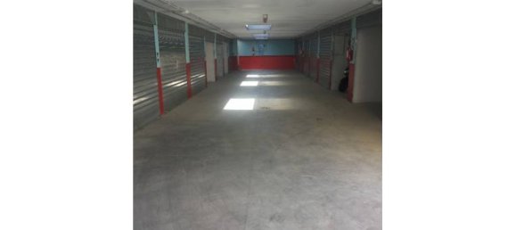1 room Garage in Rome, Italy No. 254014 3
