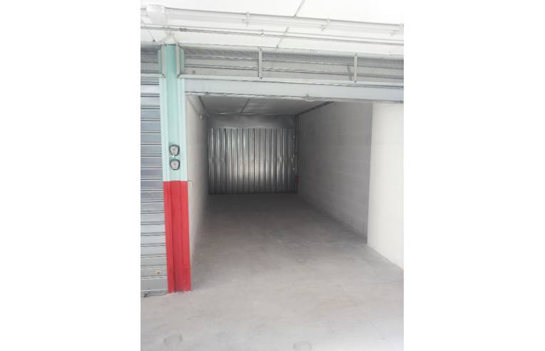 1 room Garage in Rome, Italy No. 254014