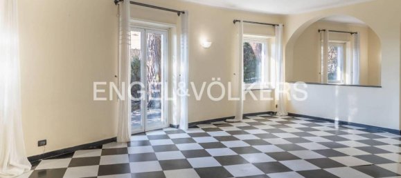 10 rooms Apartment in Genoa, Italy No. 152298 11