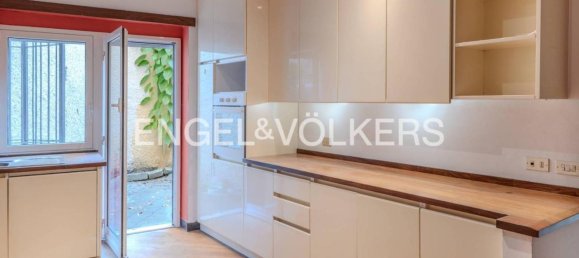 10 rooms Apartment in Genoa, Italy No. 152298 6