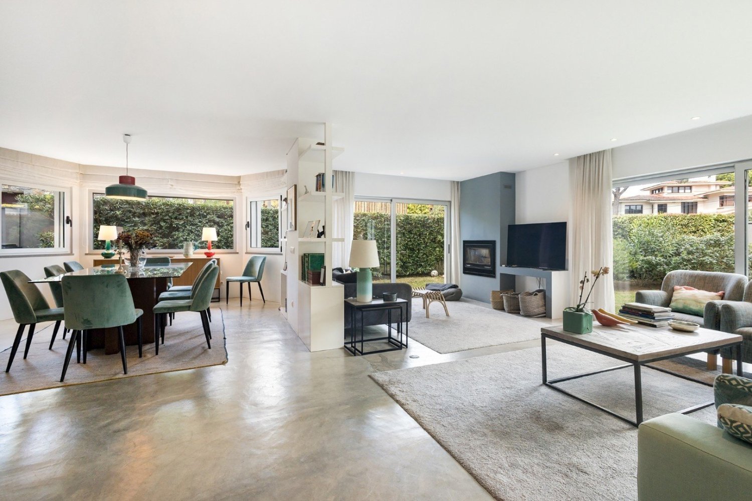 5 bedrooms Villa in Cascais, Portugal No. 104358