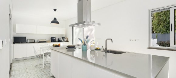 5 bedrooms Villa in Cascais, Portugal No. 104358 7