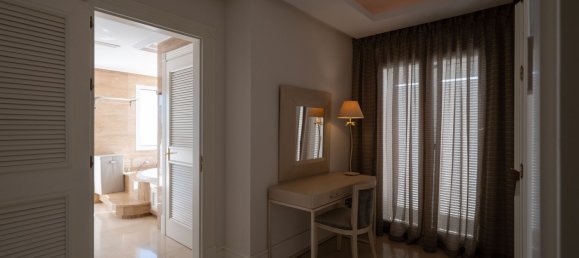 6 Schlafzimmer Villa in Marbella, Spain, Nr. 136796 24