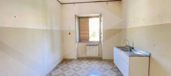 3 bedrooms Apartment in Pozzuoli, Italy No. 34301 4