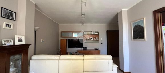 4 Schlafzimmer Wohnung in Mantua, Italy, Nr. 381839 34