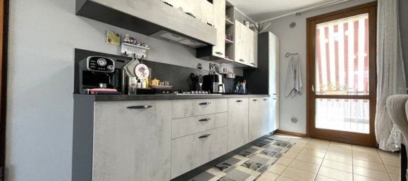 3 rooms Apartment in Capriolo, Italy No. 258802 6