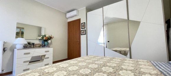 3 rooms Apartment in Capriolo, Italy No. 258802 10