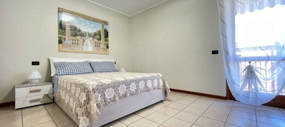 3 rooms Apartment in Capriolo, Italy No. 258802 8