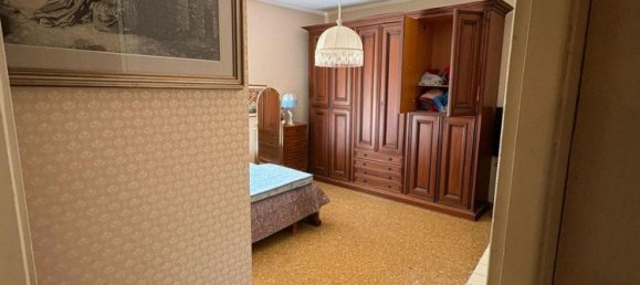 4 bedrooms Apartment in Rome, Italy No. 323552 9