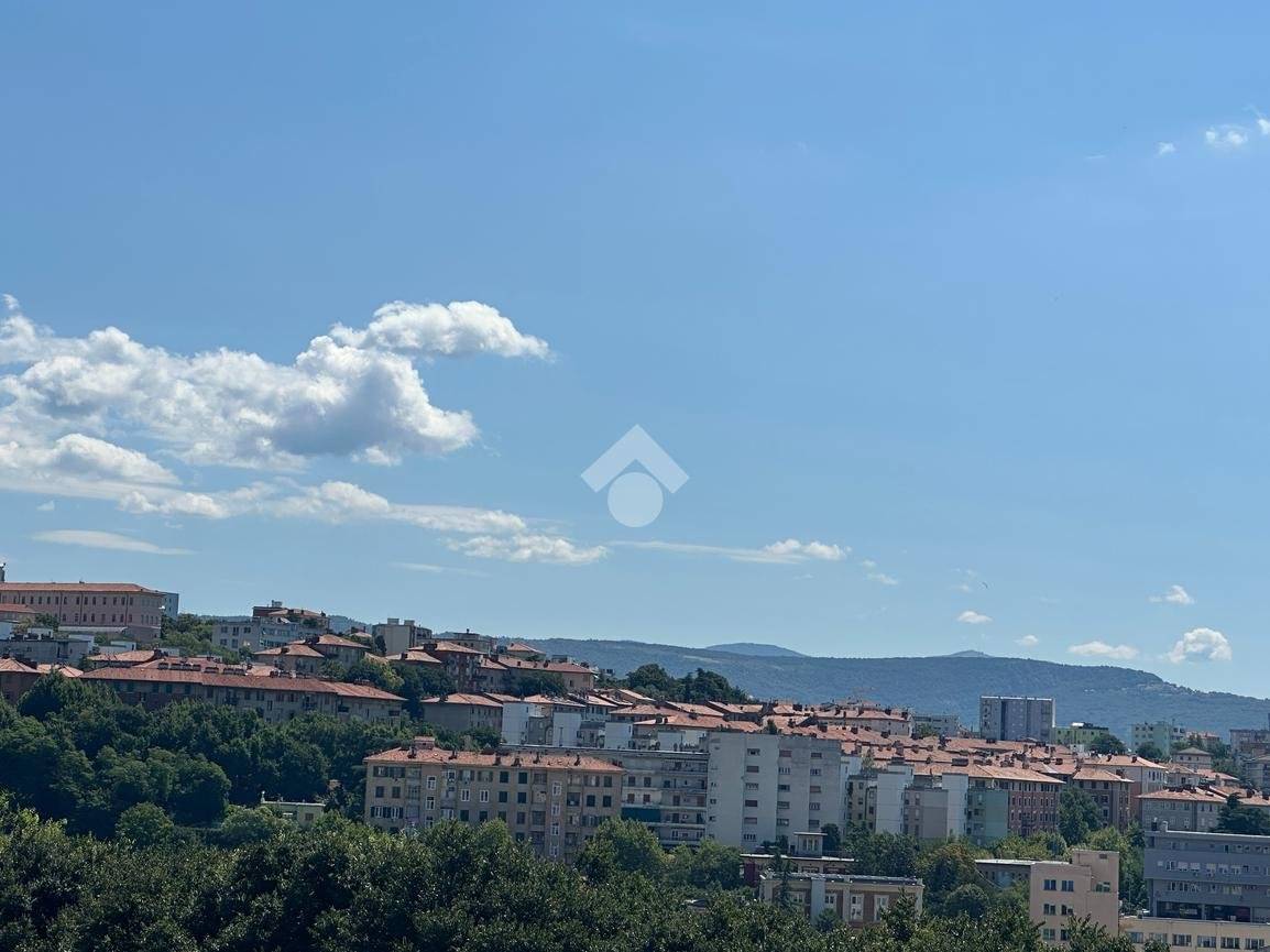 Apartamento de 2 dormitorios en Trieste, Italy No. 299163