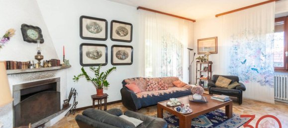 3 Schlafzimmer Villa in Orino, Italy, Nr. 69010 13
