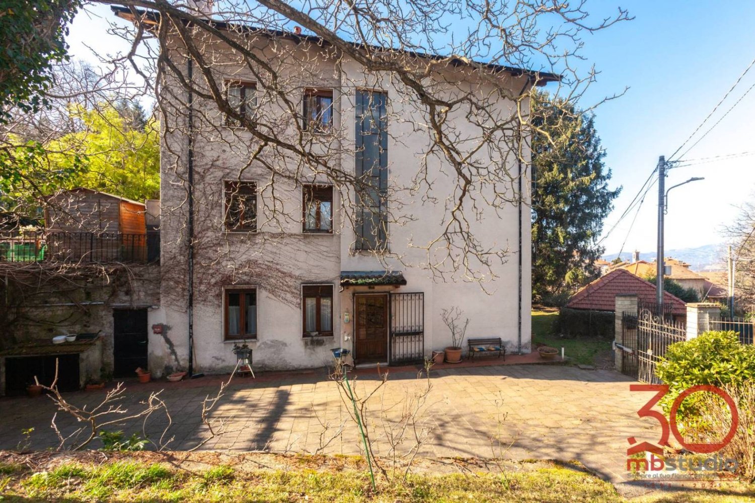 3 Schlafzimmer Villa in Orino, Italy, Nr. 69010