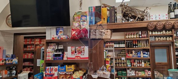 4-Zimmer Gewerbliche Immobilie in Naples, Italy, Nr. 337802 26