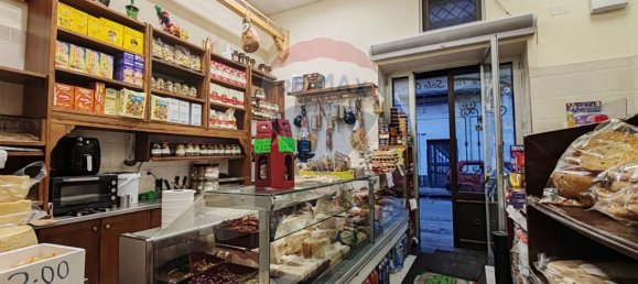 4-Zimmer Gewerbliche Immobilie in Naples, Italy, Nr. 337802 10