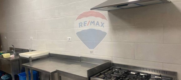 4-Zimmer Gewerbliche Immobilie in Naples, Italy, Nr. 337802 31