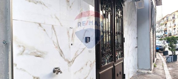 4-Zimmer Gewerbliche Immobilie in Naples, Italy, Nr. 337802 4