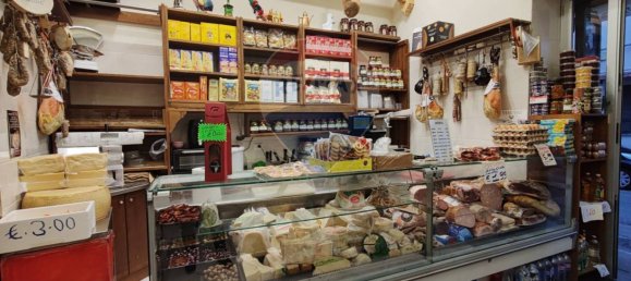 4-Zimmer Gewerbliche Immobilie in Naples, Italy, Nr. 337802 16