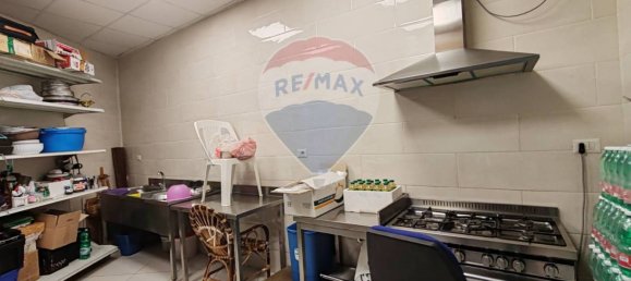 4-Zimmer Gewerbliche Immobilie in Naples, Italy, Nr. 337802 30