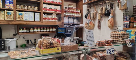 4-Zimmer Gewerbliche Immobilie in Naples, Italy, Nr. 337802 27