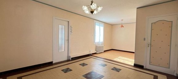 3 bedrooms House in Decize, France No. 363657 3